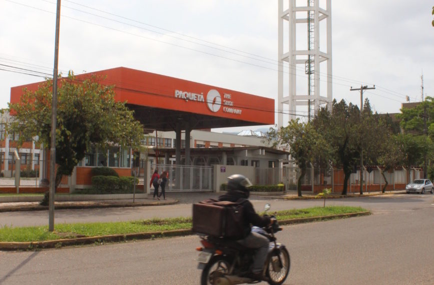 Sindicato confirma a demissão de 100 trabalhadores do Grupo Paquetá