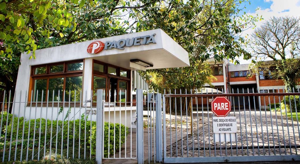 Paquetá troca diretoria financeira, renegocia dívidas e busca novos caminhos