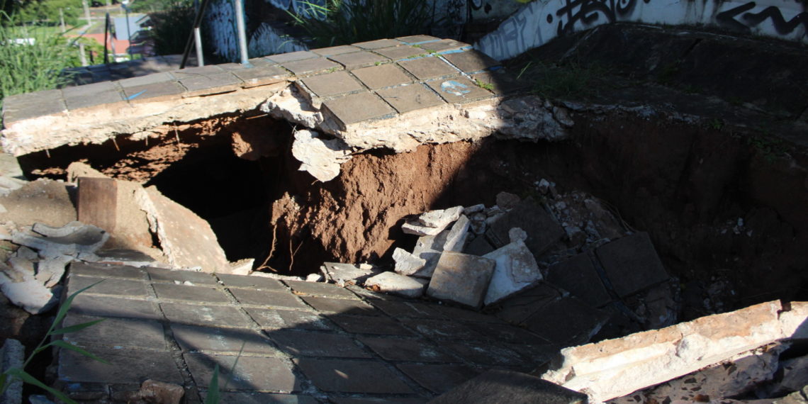 Escadaria do Estadual, em Sapiranga, aguarda definições da licitação para iniciar o conserto