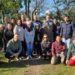 Secretaria de Meio Ambiente e Sicredi fazem plantio de arvores no Parcão de Campo Bom