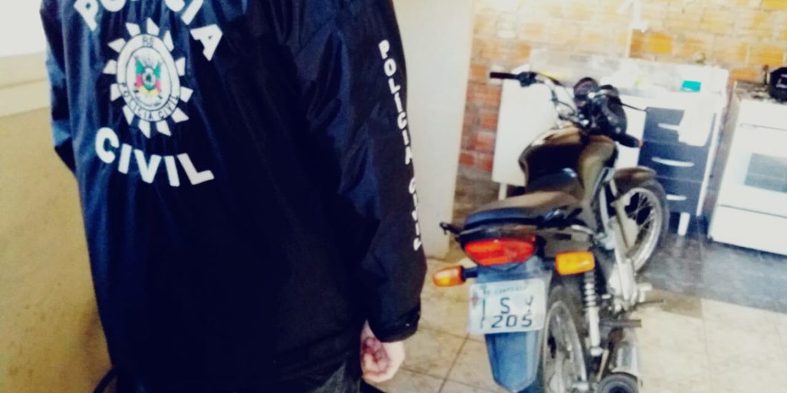 Polícia Civil de Campo Bom encontra motocicleta furtada no bairro Operária