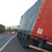 Motorista de caminhão de cerveja é preso bêbado na RS-239 ao sair com veículo da pista