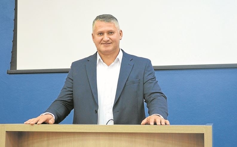 Comentário: Deixar-se seduzir ou não? Por Max de Souza
