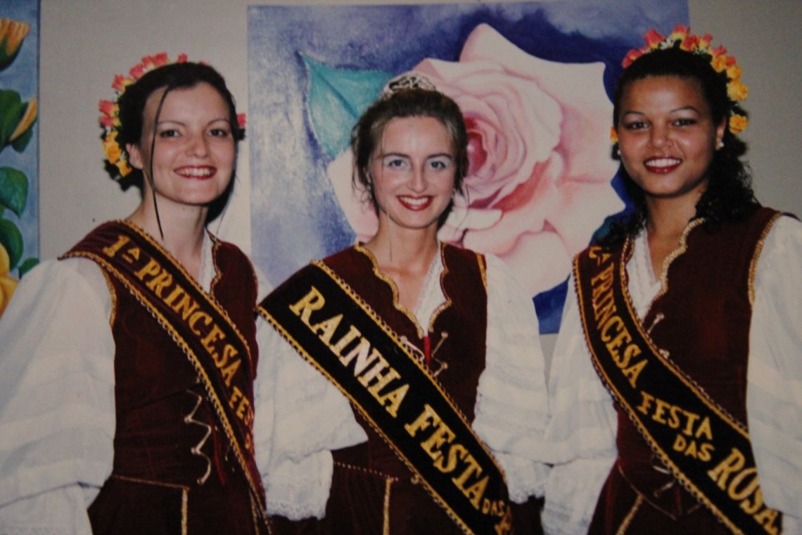 1998 – Rainha: Jaqueline da Silva. Princesas: Denise Nath e Taiana Mendez