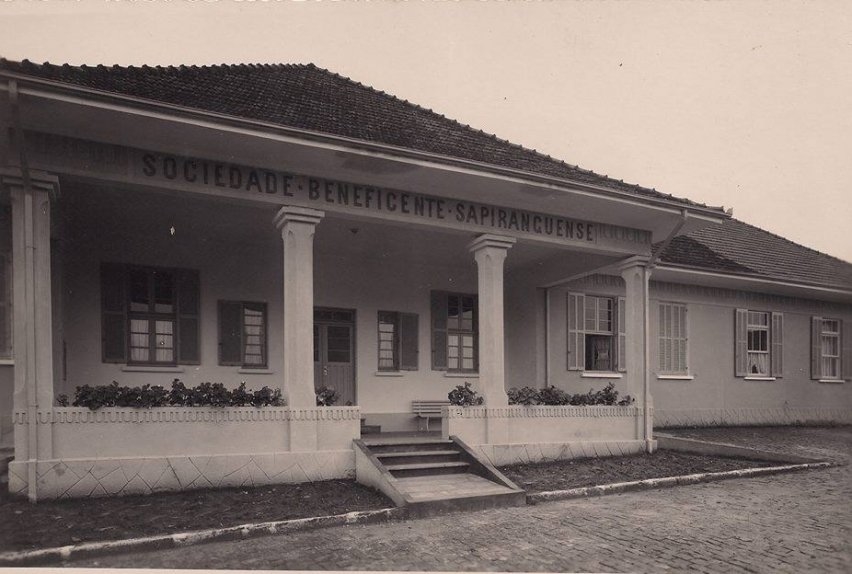 Fachada do prédio da Casa de Saúde que hoje é o Hospital Sapiranga | Foto: Museu Municipal.