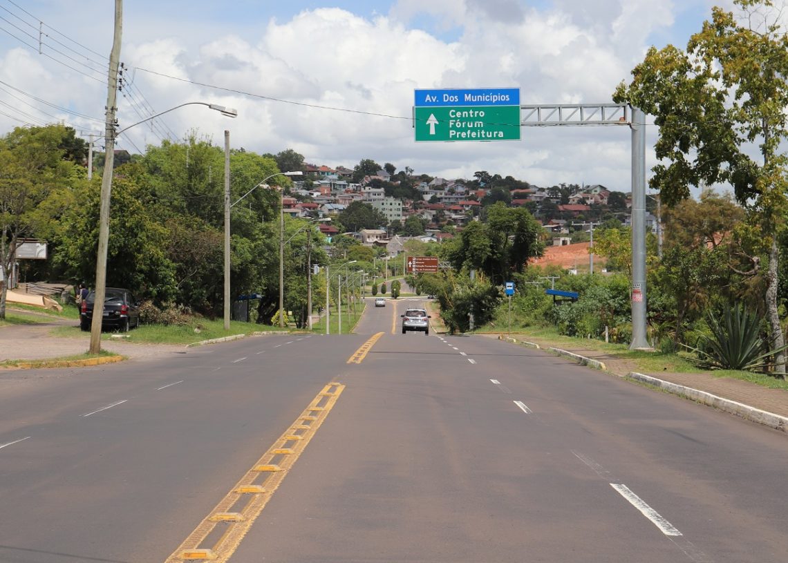 Avenida dos Municípios, em Campo Bom, recebe investimentos da
prefeitura de Campo Bom, como as placas.
Foto: Junior Ribeiro.