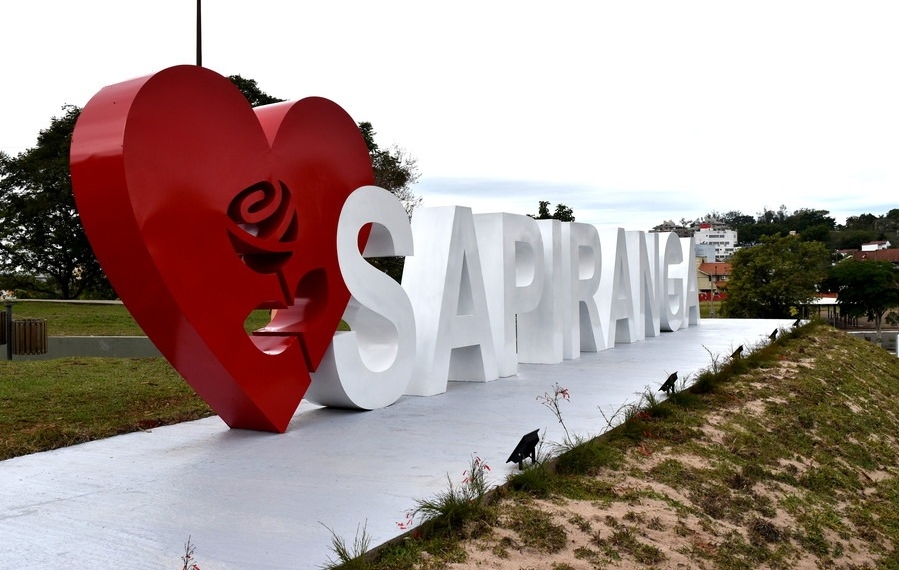 Prefeitura de Sapiranga instala letreiro em homenagem a Cidade das Rosas