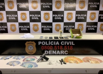 Denarc promove ação, em Campo Bom, prende casal e localiza pistola e drogas