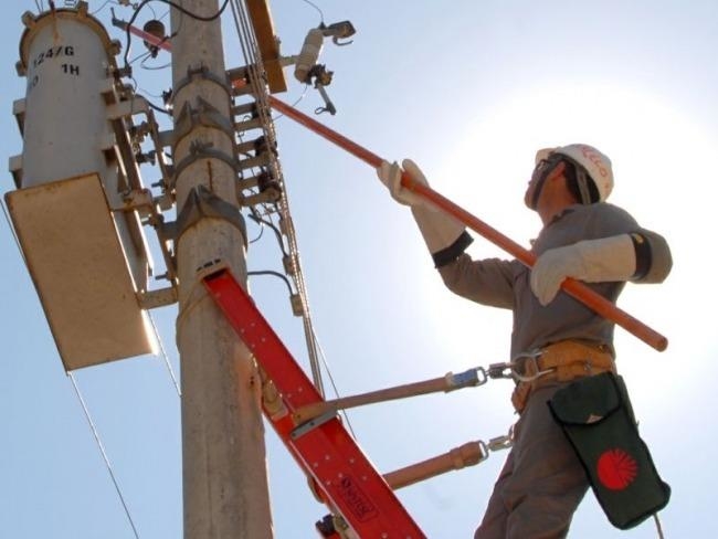 Famílias de baixa renda não poderão ter energia cortada até o final do ano, segundo Aneel