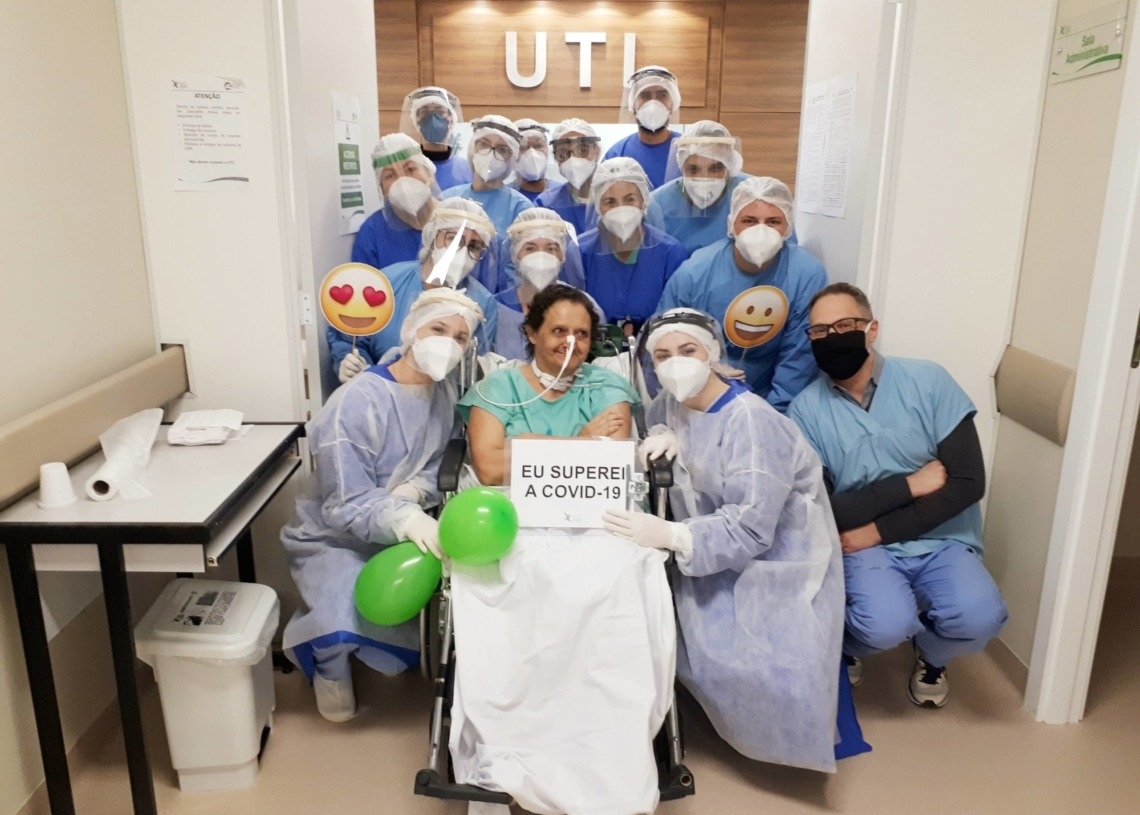 Iara Teresinha Martins
da Rocha, de 61 anos e
moradora de Araricá, passou 52 dias na UTI
do Hospital Sapiranga
Foto: Hospital Sapiranga