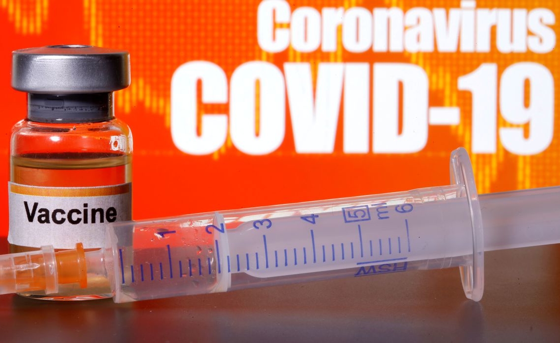 Frasco rotulado como vacina contra Covid-19 em foto de ilustração
10/04/2020 REUTERS/Dado Ruvic/Illustration