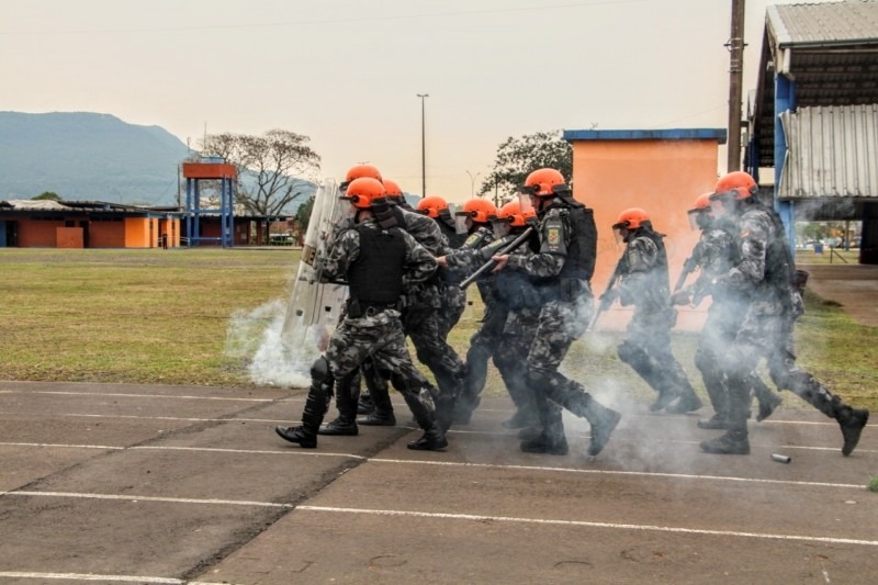 Policiais em treinamentos (Cred.Mário Monteiro/BM)