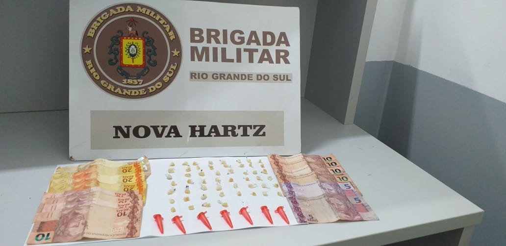 Droga e dinheiro apreendidos pela Brigada Militar