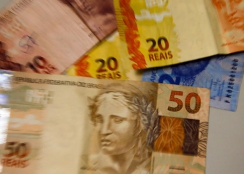 Consumidores esperam inflação de 5,2% nos próximos 12 meses