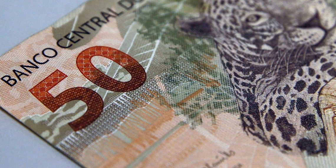 Governo Federal define salário mínimo em R$ 1.100 para 2021