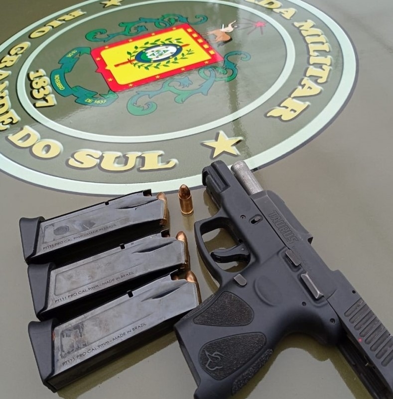 Arma apreendida (Foto: Brigada Militar)