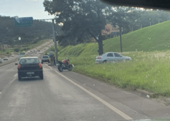 Acidente entre carro e moto causa transtornos na RS-239