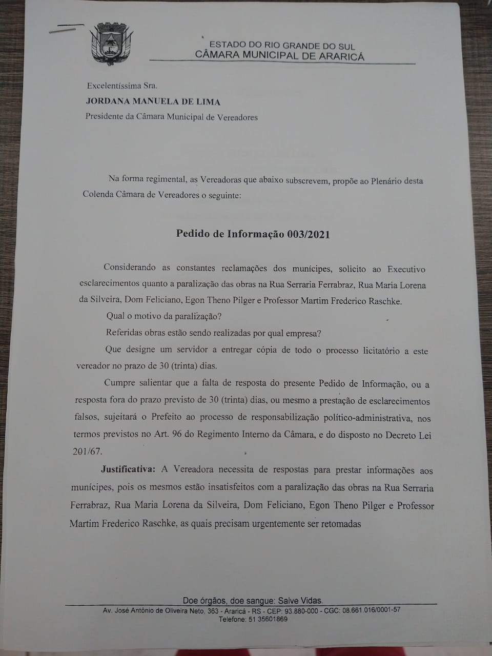 Documento assinado pelas cinco vereadoras cobrando um posicionamento do executivo municipal
