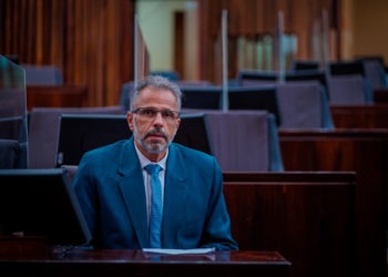 Faisal Karam já ocupa sua cadeira no plenário da Assembleia Legislativa Foto: Joel Vargas/AL