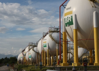 Gasolina a R$ 6,00 o litro? Petrobras aumenta de novo os preços