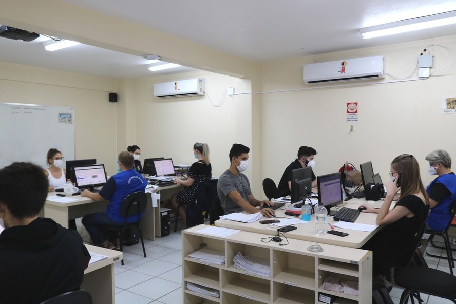 Central de Monitoramento, em novo espaço mais amplo, recebeu cinco profissionais realocados - Foto: Prefeitura de Sapiranga