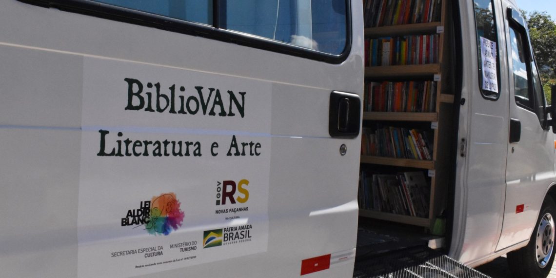 BiblioVAN traz música e literatura à Nova Hartz