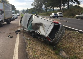 Veja vídeo: Condutor abandona veículo após acidente, na RS-239, entre Araricá e Nova Hartz