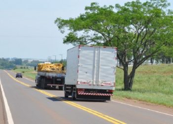 Mortes no trânsito caem durante a pandemia, exceto entre caminhoneiros