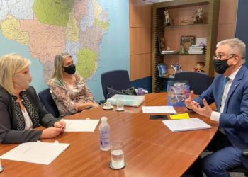 Coluna de política: Prefeita Carina traz boas notícias de Brasília