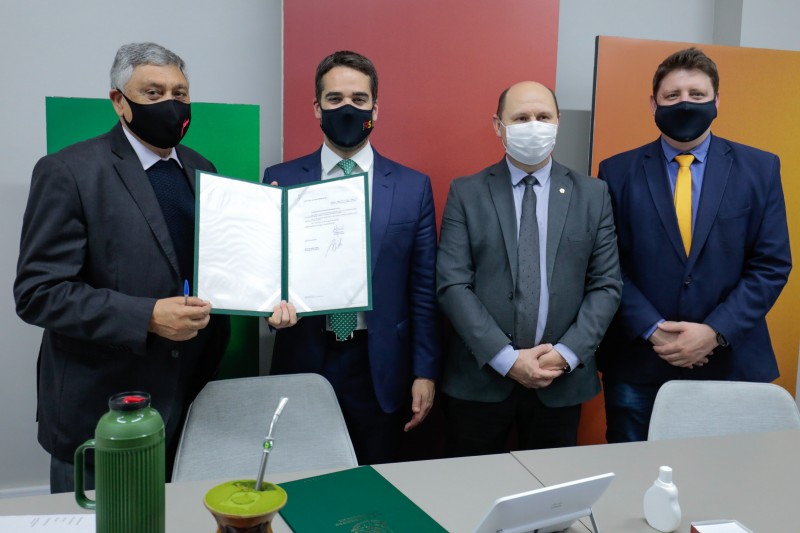 Governador sanciona projeto que institui o churrasco como prato típico e o chimarrão como bebida símbolo do RS