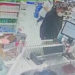 Câmeras flagram roubo contra farmácia em Nova Hartz