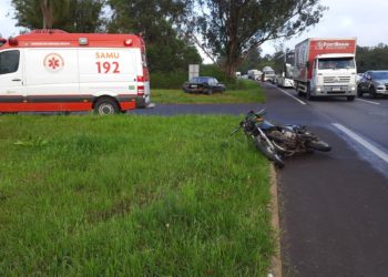 Acidente com carro e moto deixa pessoa ferida na RS-239 em Campo Bom