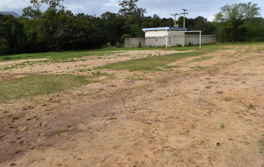 Sapiranga trabalha na melhoria de campos de futebol de areia