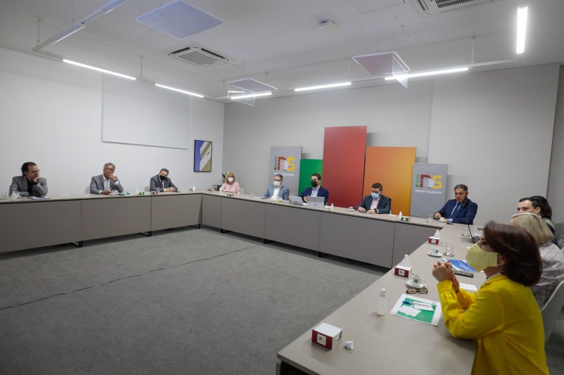 Governador reuniu gabinete de crise para anunciar mudanças nos protocolos. Foto: Itamar Aguiar/Palácio Piratini