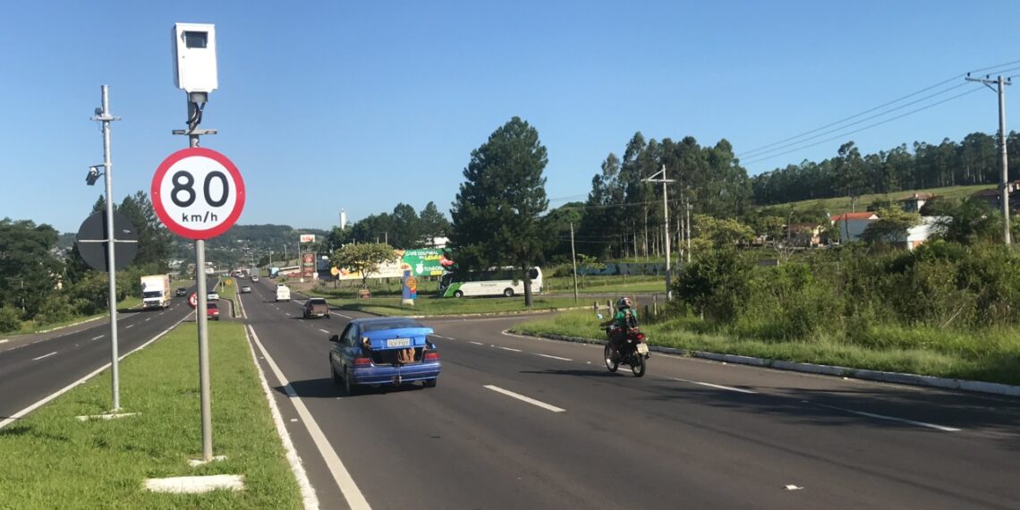 Lombadas eletrônicas são reativadas na RS-239. Trecho de Nova Hartz da rodovia ganha pardal