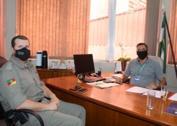 Comandante interino do 32º BPM realiza visita à Câmara de Vereadores de Sapiranga