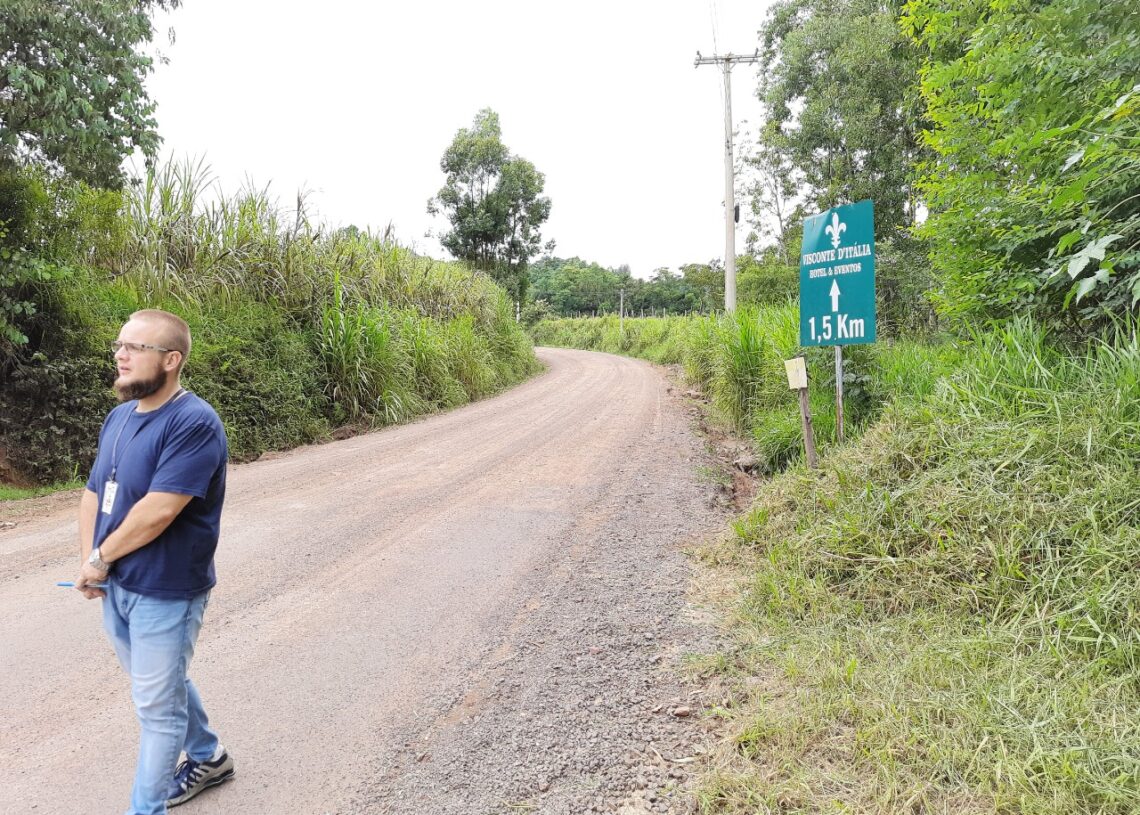 Secretário William Rodrigues da Silva destacou benefícios que a
pavimentação 
oportunizará
Fotos: Deivis Luz