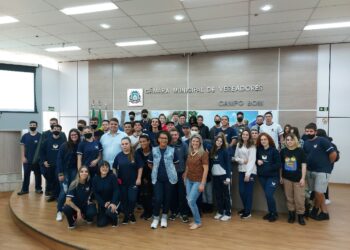 Turmas de duas escolas campo-bonenses participam do projeto Câmara Aberta