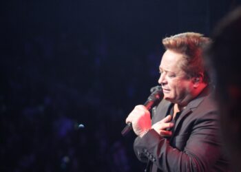 VEJA FOTOS: Leonardo emociona e encerra programação do Festejando Parobé com chave de ouro