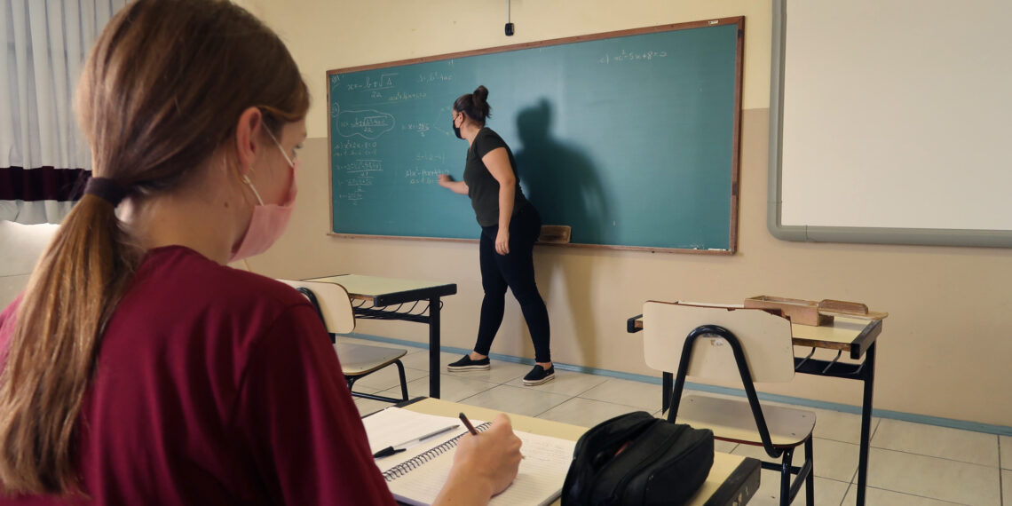 Professores de Campo Bom sugerem temáticas para formação continuada