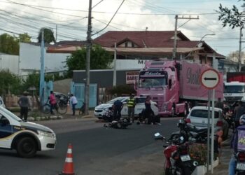 Acidente entre motociclista e pedestre em Sapiranga