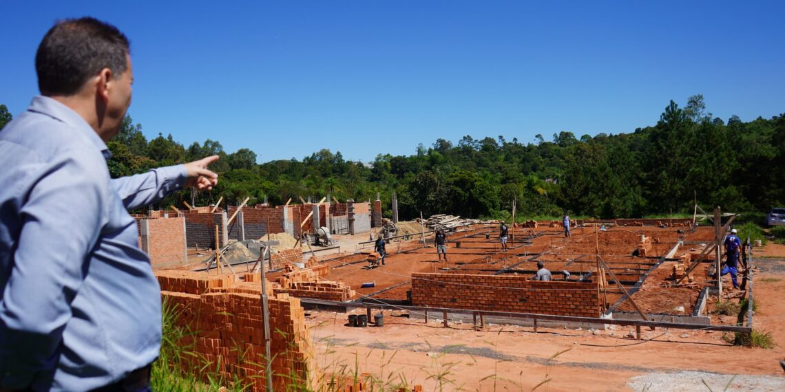 Prefeito Orsi comenta investimentos que ampliam serviços públicos em Campo Bom