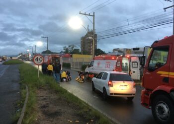 Motociclista fica ferida em acidente com carro e moto em Sapiranga