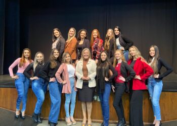 Sapiranga inicia preparação com  as 15 candidatas à Corte das Rosas