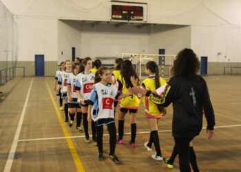 Jogos envolvem 
equipes masculinas e femininas em disputas 
saudáveis entre
escolas municipais
Foto: Arquivo/JR