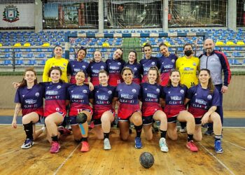 Equipe de Campo Bom lidera o Estadual Adulto feminino de Handebol