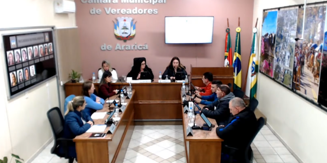 Vereadores tratam de emendas impositivas, lixo e queda de luz