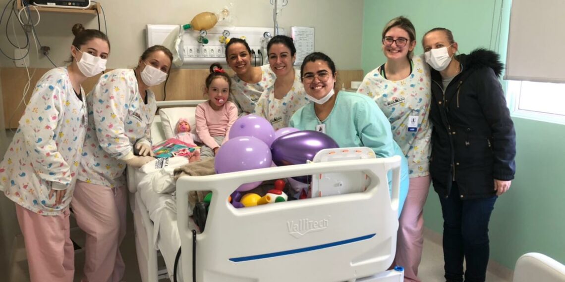 Sapiranguense de quatro anos recebe alta da UTI após 50 dias internada