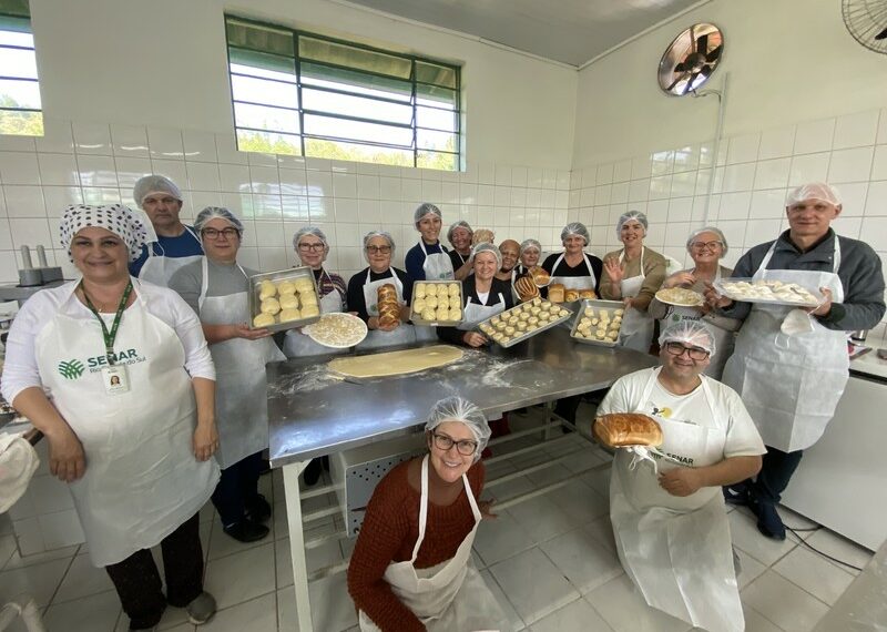 Panificação caseira foi tema de curso no Cemeam de Sapiranga