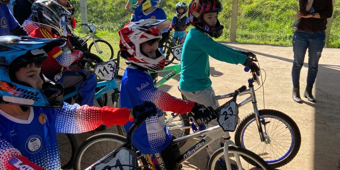 Festival Estudantil de Bicicross de Campo Bom reúne mais de 50 pilotos